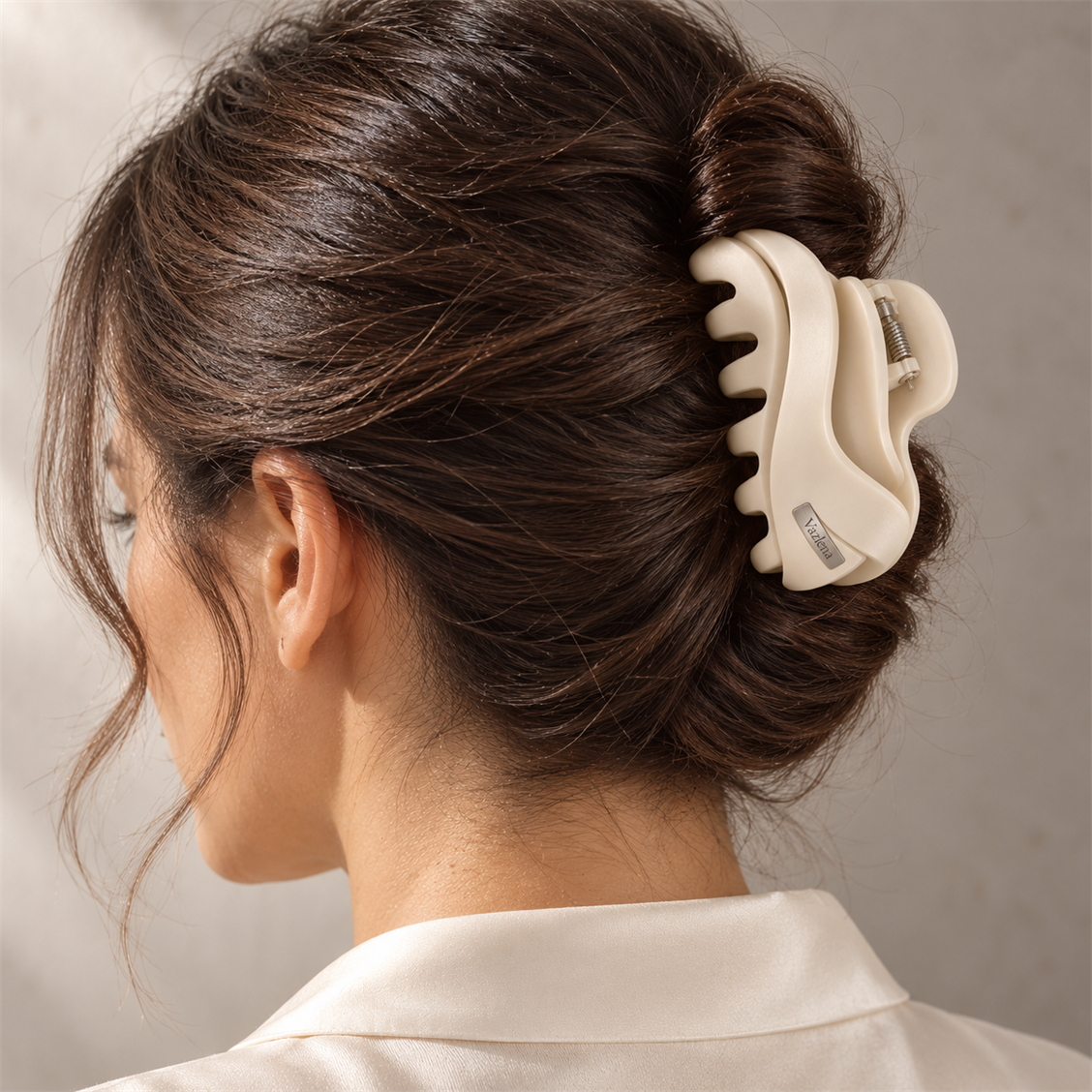 Vazlena Ivory Loop Hair Claw